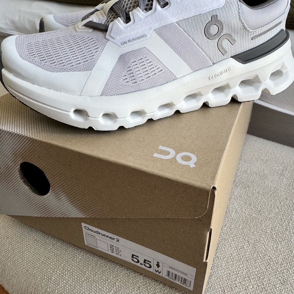 ON Cloudrunner 2 Women's Sneakers - White and Gray